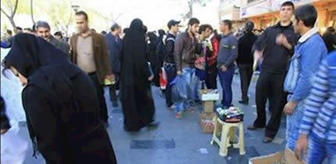 Regime agents raiding firecracker vendors in Tehran