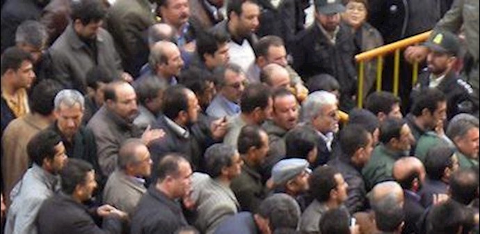 Iranian workers angry & frustrated over Rouhani regime incompetence