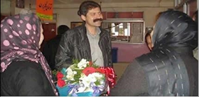 Iran: coworkers visit flogged Kurd teachers in Sanandaj