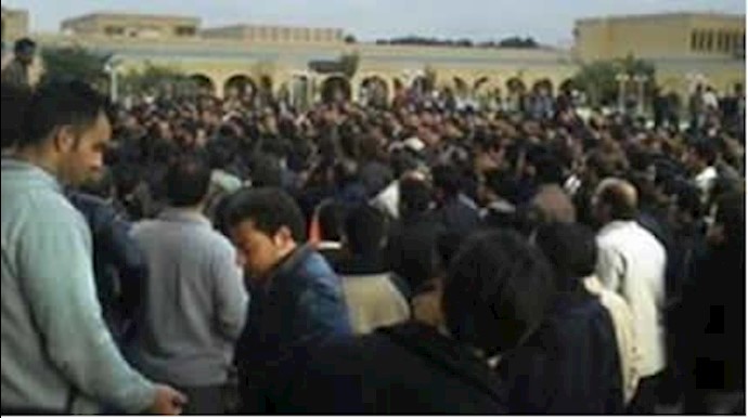 Iran: workers hold rally protesting social security changes