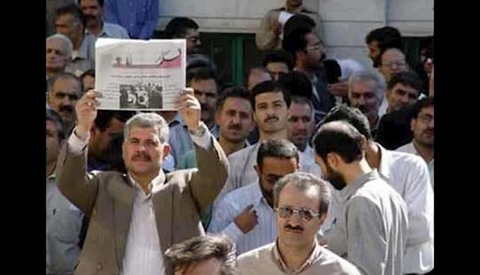 Teachers clash with Iranian regime employees in Dehloran