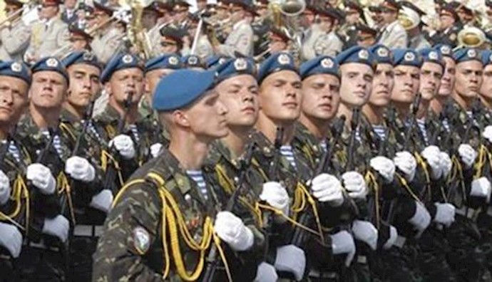 Ukraine pulling out military forces from Crimea