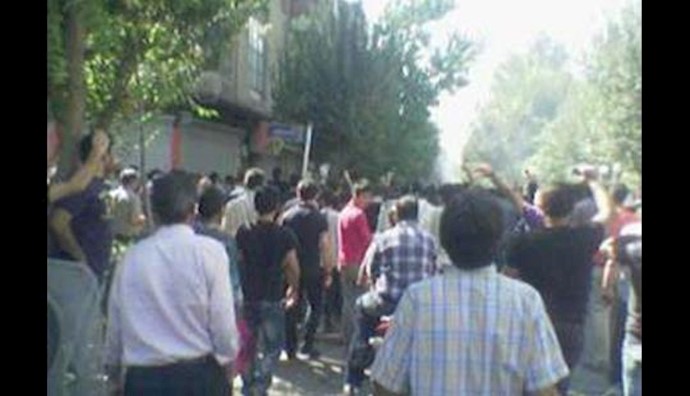 People protesting Iranian regime’s lies and inaction