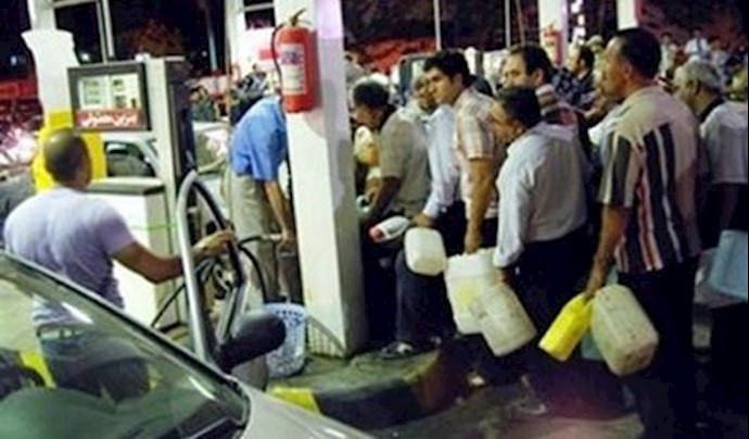  'Long lines forming for gasoline after price hikes announced by Rouhani gov across Iran'