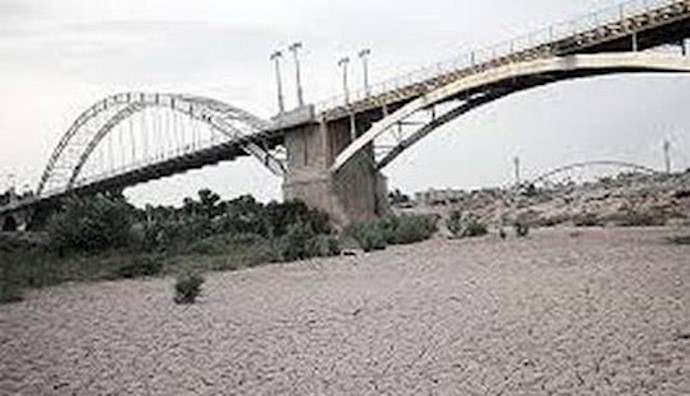 Iranians rally in Ahvaz, protesting Karoun River drying up
