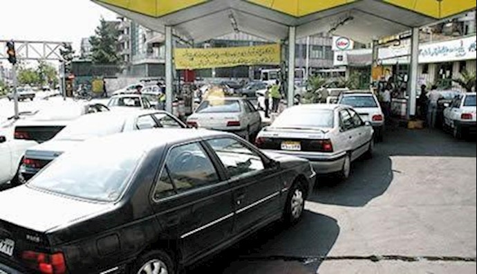 Iran admits gas prices crisis, low economy status for middle and lower class