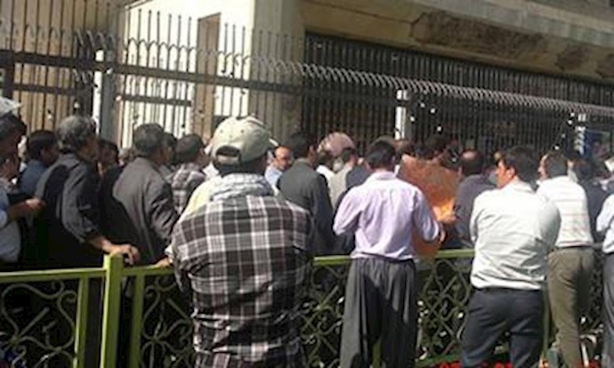  'Workers are actively protesting Rouhani policies in Iran'