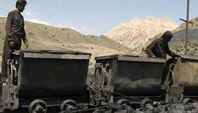 Iran: 5,000 Yazd miners continue their strike