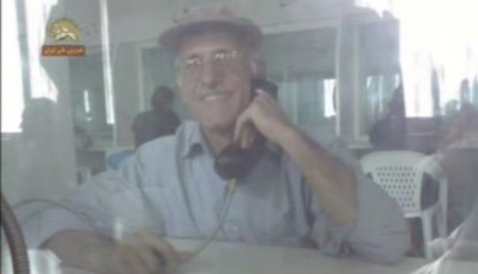 Iran: Pol prisoner Ali Moezi held in solitary confinement