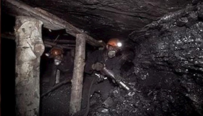 Iran: workers of Sangroud Steel Industries in Rudbar stage protest rally