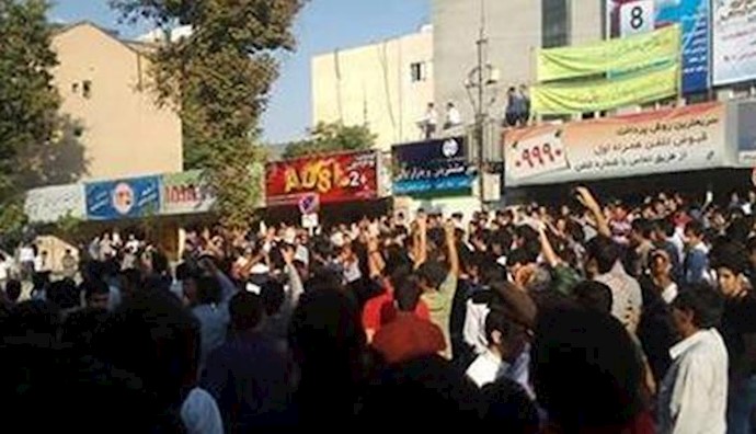 Iran: Tabriz youths rally in support of Lake Urumieh, clash with special unit