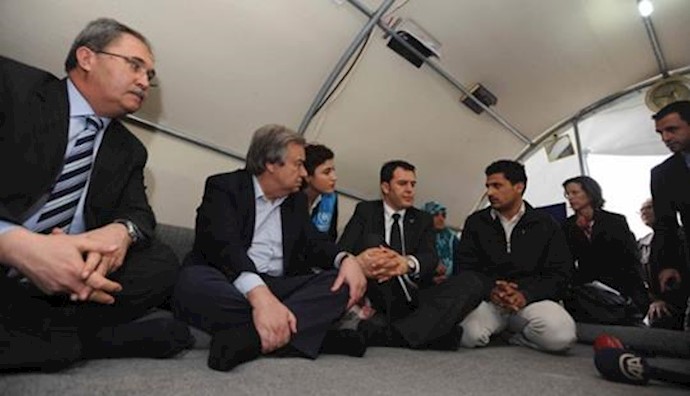  'UN High Commissioner for Refugees Antonio Guterres meeting with refugees'