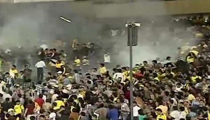 Iran: regime police fire tear gas to disperse youth in Tehran