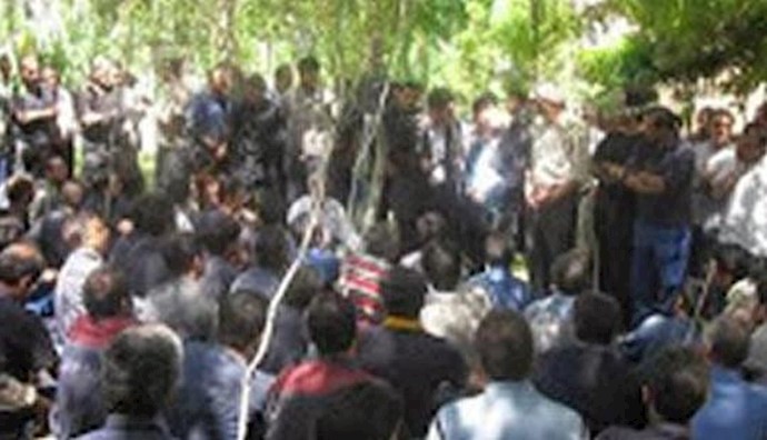 Iran: computer students in Isfahan hold protest gathering