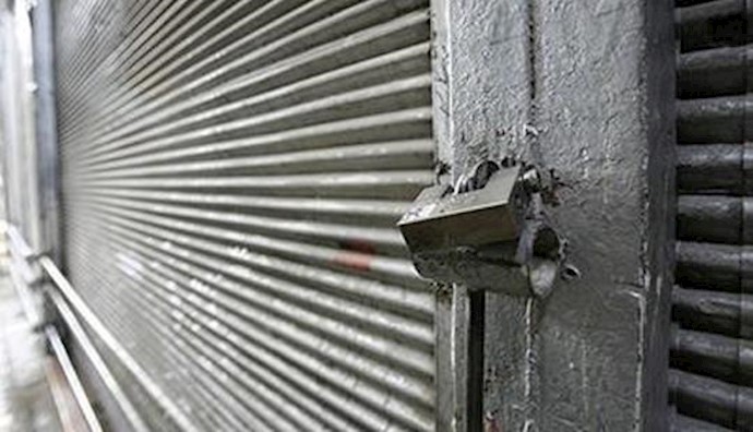 Shops at Naser-Khosrow ave. in Tehran continue their strike