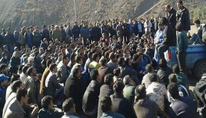 Iran: Bafagh metal ore miners continue sit-ins, protests