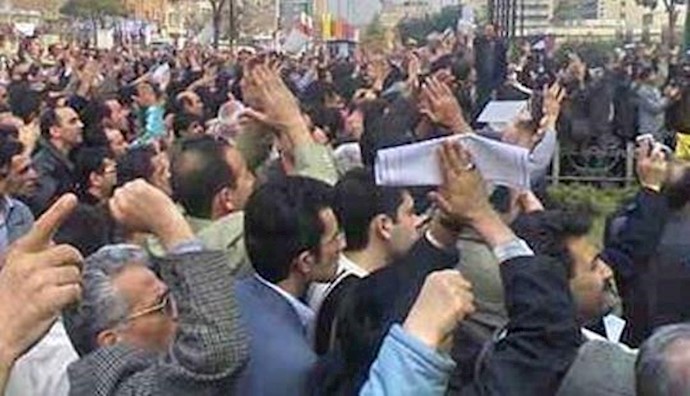 Schoolchildren families protest Iranian regime’s extortion in city of Bukan
