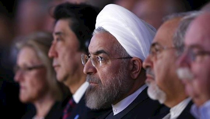  'Javad Zarif, center, used his English-language Twitter feed Wednesday to warn that the talks were deadlocked'