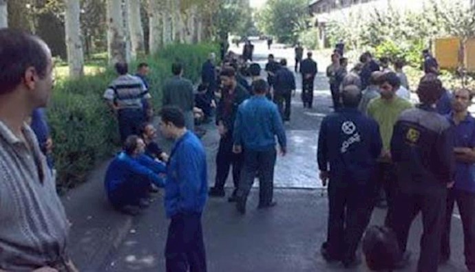  'Workers protesting in Iran'