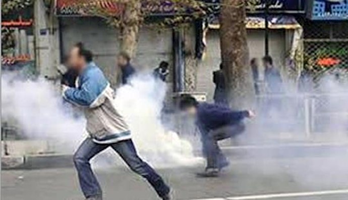 Tehran residents beat repressive agents