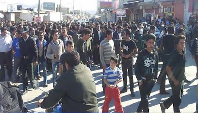 Iran: young girls clash with repressive patrols + more reports