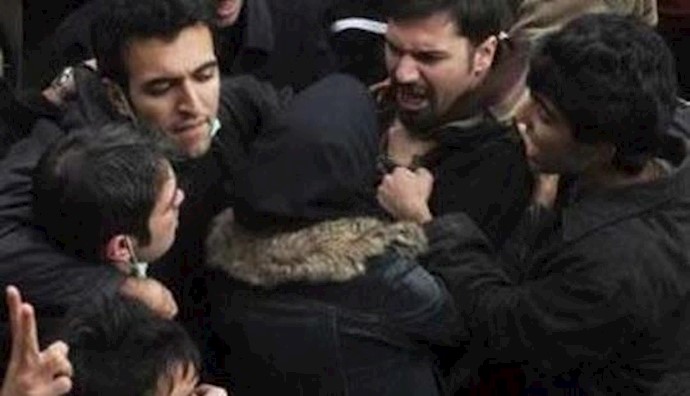 Iran – Bassij members beaten by Tehran youths