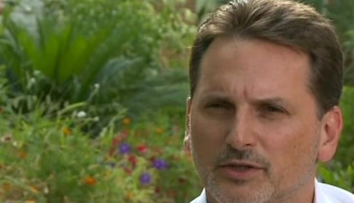 Israeli artillery shells hit UN school in Gaza leaving many dead