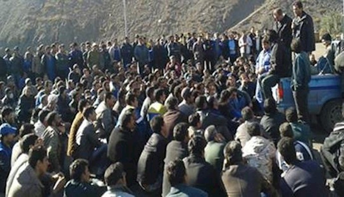 Iran: East Alborz miners stage protest rally