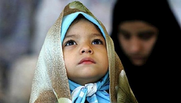 Iran: Chador publicized in elementary school books