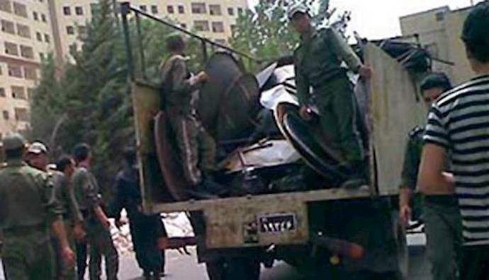 Iran: Police raids homes in Tehran, destroys satellite dishes