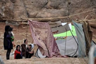 Quake in Western Iran: victims left without any help from Rouhani regime