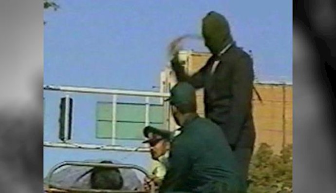 Two Iranians flogged in public in Tehran Province
