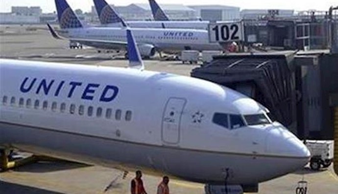 US prohibits airlines from flying over Iraq
