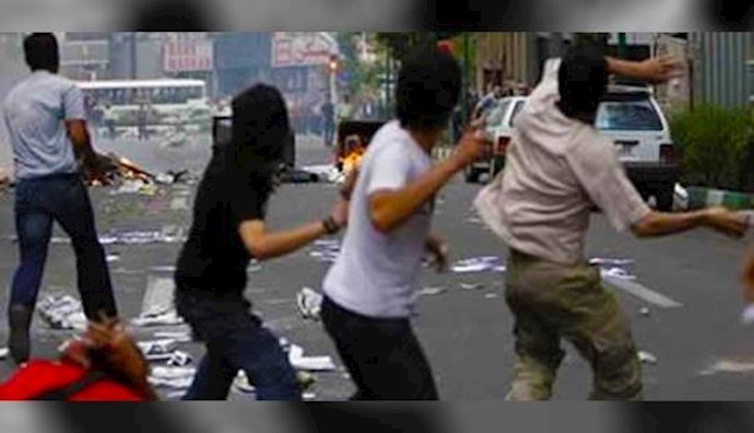 Iran: Youths attack Bassij base in Tehran + other reports of protests