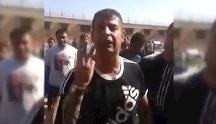 Video clip showing riot in prison west of Tehran