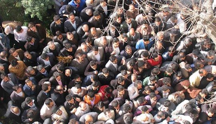 Increasing reports of protests expanding across Iran