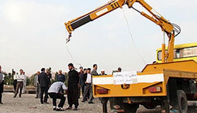 Iran – Human Rights: Man hanged in public in the city of Mianeh