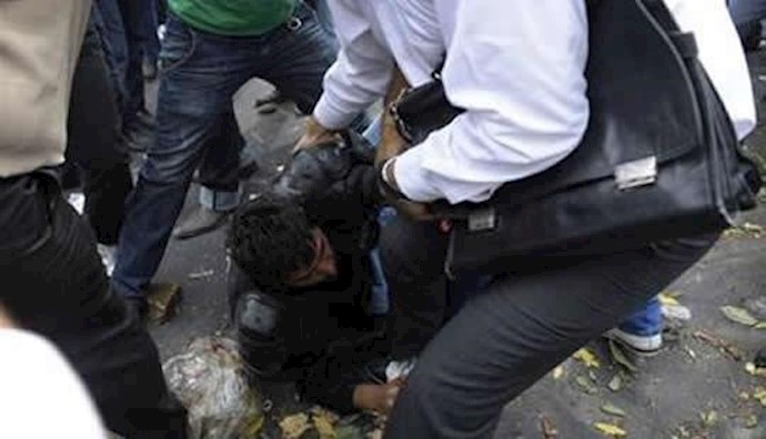 Courageous Iranian youths clashing with repressive forces