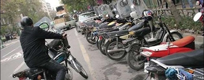 Tehran youth destroyed motorcycles belong to the Basij paramilitaries