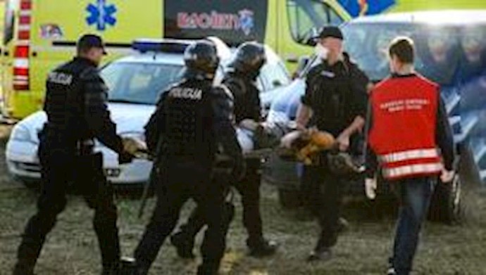 EU and Balkans leaders hold crisis refugee summit