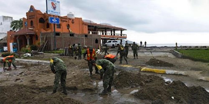 Patricia roars into Mexico; still can’t let guard down, president says