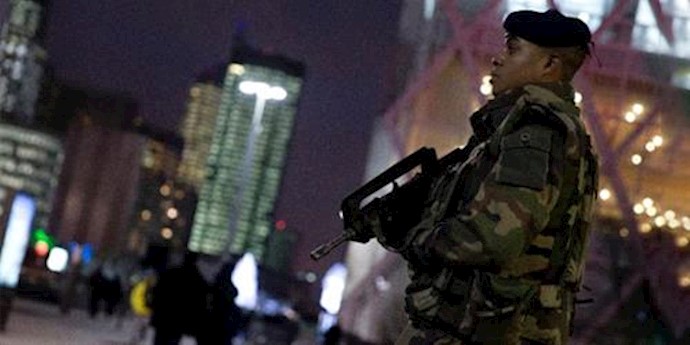 Paris ringleader planned suicide attack in business district: prosecutor
