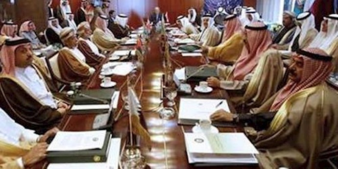 Gulf Arab leaders fear twin threats from extremists