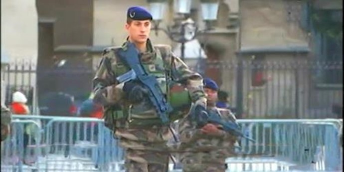 Hollande, Cameron to meet for Syria, anti-terrorism talks