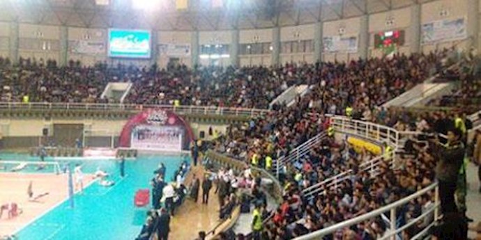 Breaking News: Brave youth in Urumiah clash with the suppressive State security forces, shot in the air and teargas fired