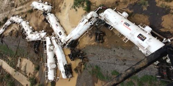 Australian train derails with tens of thousands of gallons of acid on board