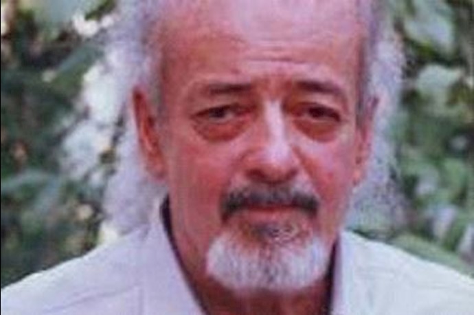 Iran’s prominent dissident braving all threats posed by the regime, publicly slammed clerical regime during a funeral ceremony held for a PMOI supporter