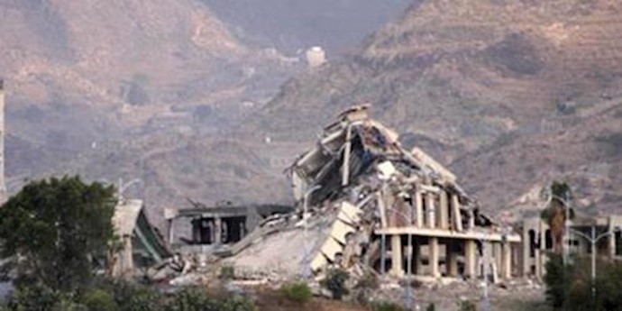 An IED exploded outside Yemen ministry office in Aden