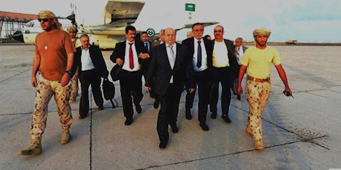  'Yemenه President Abd-Rabbu Mansour Hadi walking at Aden airport upon arrival from Saudi Arabia'