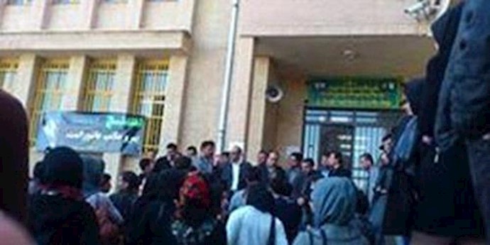 Iran: University Students, government employees and contractors from Ilam, Sanandaj and Marivan cities on strike